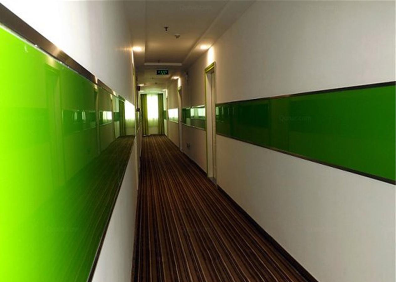 V8 Hotel Xilang Subway Branch Kuangcsou Kültér fotó