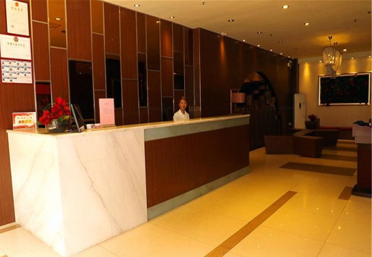 V8 Hotel Xilang Subway Branch Kuangcsou Kültér fotó